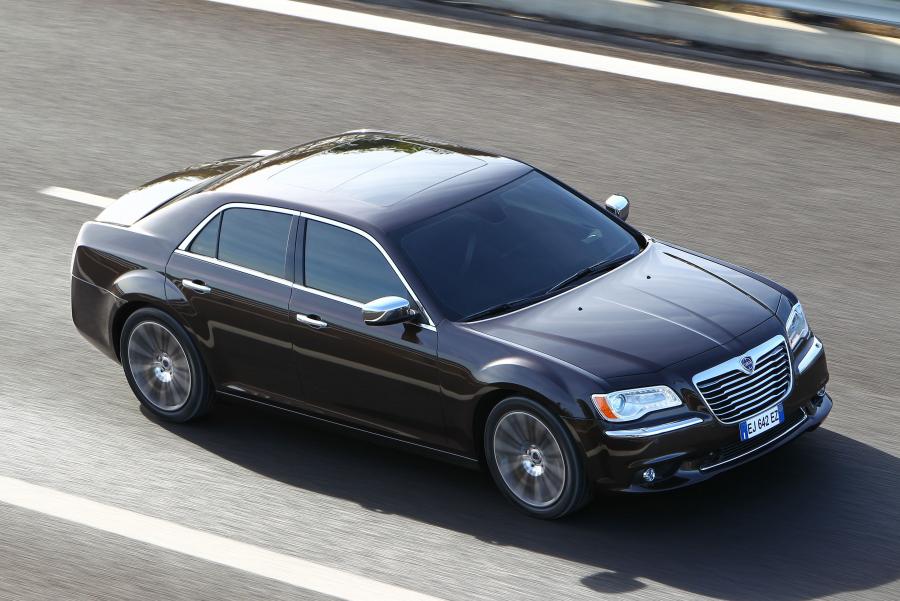  Lancia Thema 2011 года  (фото 28 из 77)